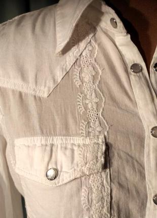 Рубашка белая женская из батиста.   guess   jeans4 фото
