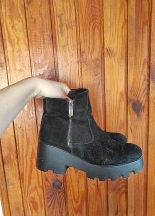 Замшевые теплые ботинки