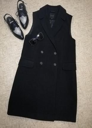 Стильное базовое двубортное угольно-черное пальто без рукав, с карманами, на подкладке