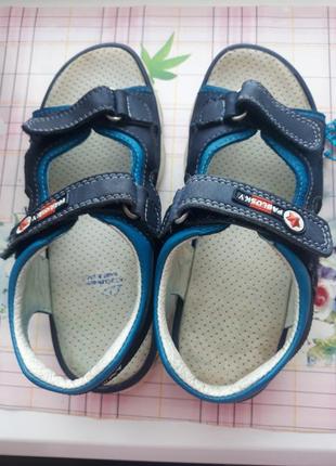 Шкіряні босоніжки