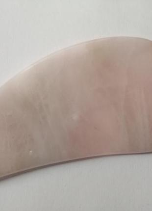 Скребок для массажа гуаша из розового кварца лапка