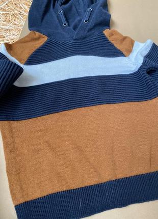 Свитерок с капюшоном 2