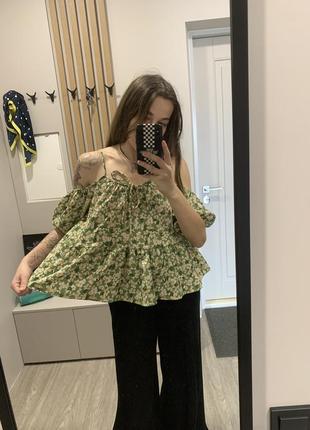 Об’ємна кофта кроп топ с рюшами баскою мереживом