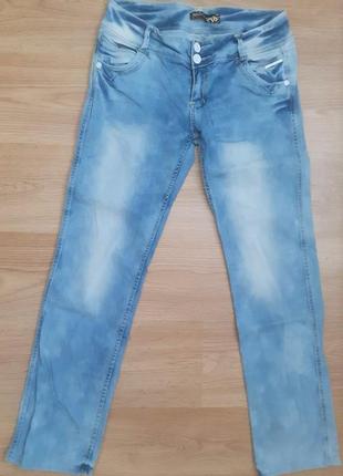 Джинсы прямые