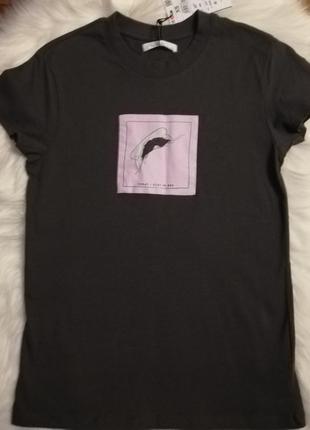 Reserved хлопковая футболка серого цвета с розовой наклейкой stay in bed8 фото