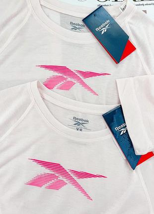 Нежная легкая спортивнна футболка reebok7 фото
