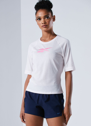 Нежная легкая спортивнна футболка reebok2 фото