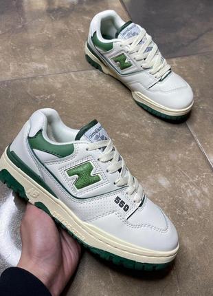 Кросівки білі с зеленим new balance 550