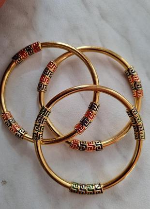 Браслеты золотистые, золотые браслеты, браслеты на руку