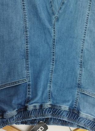 Голубые джинсы на резинке расклешенные со стрелками высокая посадка boohoo5 фото
