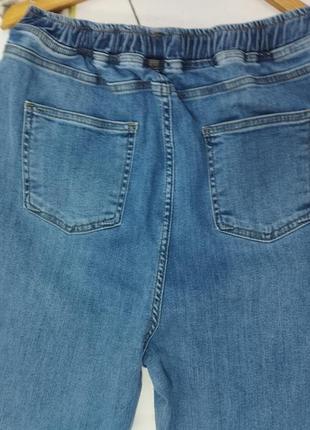Голубые джинсы на резинке расклешенные со стрелками высокая посадка boohoo6 фото