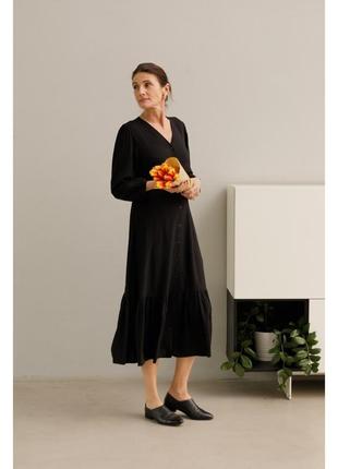 Платье uniqlo черное v neck 3/4 sleeved flared dress