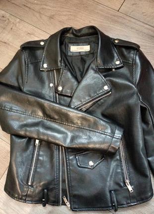 Курточка в дуже гарному стані