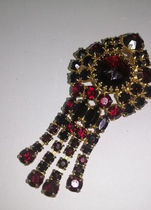 Брошь чсср гранатовое стекло.