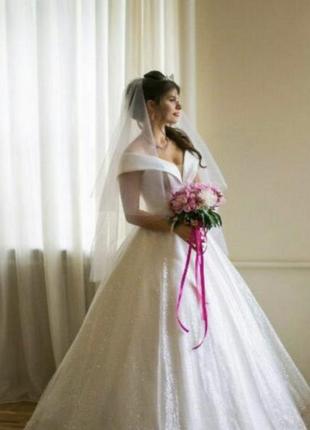 Пышное свадебное платье-платье сияющее блесткучее глиттер