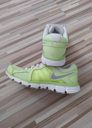 Яркие кроссовки nike dual fusion2 фото