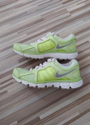 Яркие кроссовки nike dual fusion