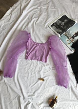 Пурпурный топ с сатиновыми рукавами