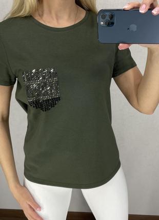 Красивая футболка с стразами. mohito. размеры ххс, хс.