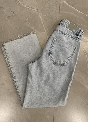 Светлые джинсы zara голубые джинсовые брюки размер 36