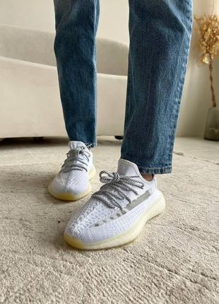 Yeezy 350 static reflective жіночі рефлективні кросівки ізі адідас весна літо легкі та зручні женские рефлективные кроссовки7 фото