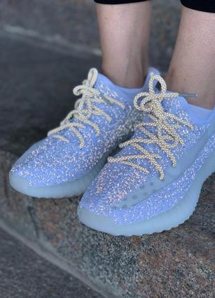 Yeezy 350 static reflective жіночі рефлективні кросівки ізі адідас весна літо легкі та зручні женские рефлективные кроссовки10 фото