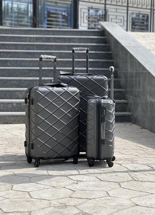 Якісна валіза ,польша ,противоударний пластик ,усі розміри ,кодовий замок ,wings3 фото