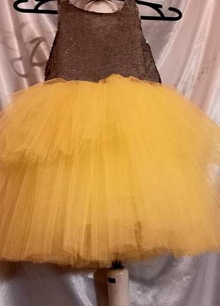 Нарядное платье для девочки на рост 116-122 см