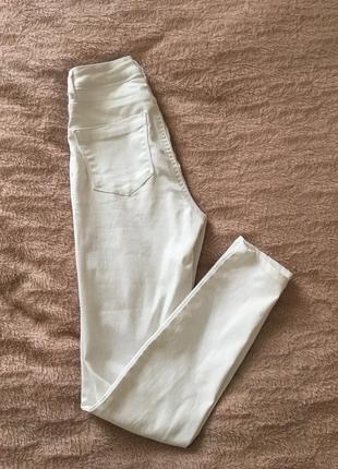 Белые джинсы s2 фото