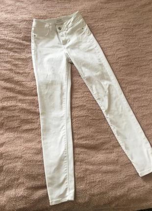 Білі джинси s3 фото
