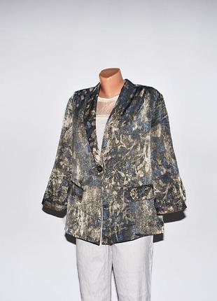 Легкий жакет для пышных форм