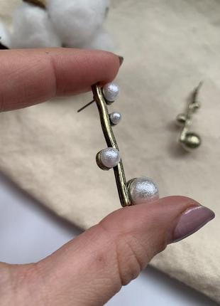 Ніжні жіночі сережки гілочка з намистинами перлами5 фото