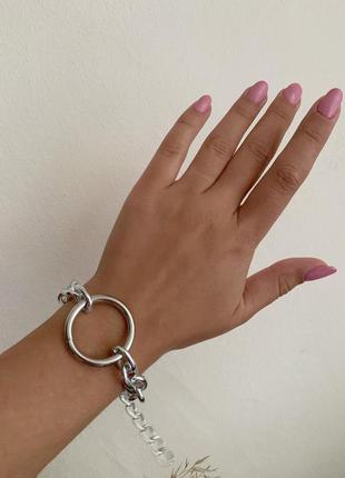 Женский браслет крупный цепь с большим кольцом посередине серебряный4 фото