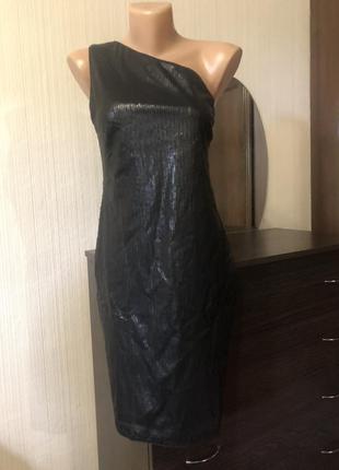 Чёрное миди платье в матовые паетки на одно плече на новый год