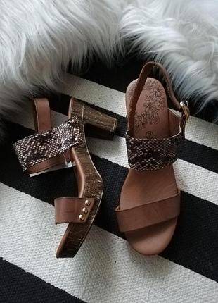 Фірмові шкіряні бсоножки від esmara. німеччина. оригінал.