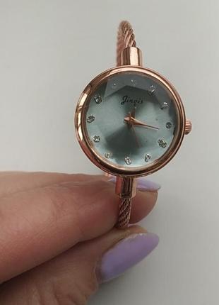 Годинник наручний жіночий з еластичним браслетом2 фото