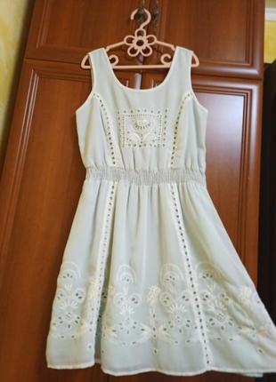 Нежнейшее шифоновое платье-сарафан с вышивкой2 фото