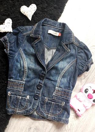 Стильна джинсова жилетка для дівчинки