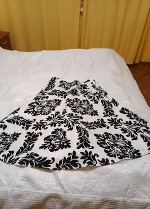 Красивая яркая юбка