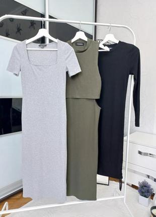 Сіра сукня міді в рубчик