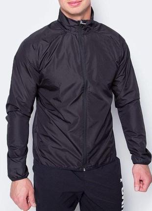 Легкая ,качественная, фирменная демисезонная мужская курточка в спортивном стиле1 фото