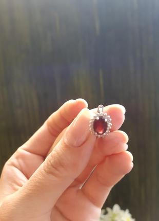 Серебряные серьги 925 пробы (вкрытые родием) с натуральным гранатом