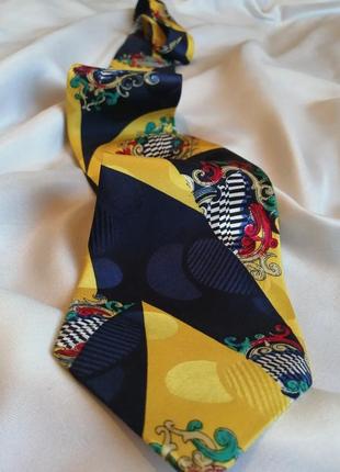 Невероятно красивый шелковый галстук