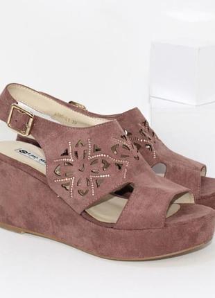 Летние женские босоножки из эко-замши