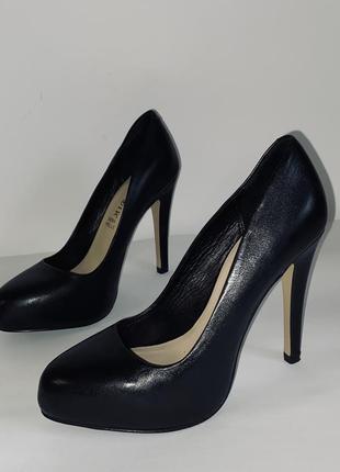 Cafenoir жіночі шкіряні туфлі на каблуку 36-й розмір7 фото