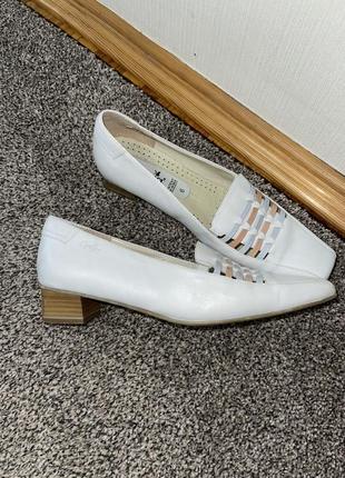 Шикарные кожаные туфли 🌺🌹💐 квадратный маленький каблук