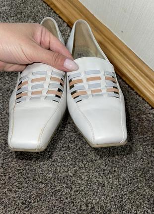 Шикарные кожаные туфли 🌺🌹💐 квадратный маленький каблук7 фото