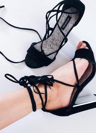 Замшеві босоніжки reserved