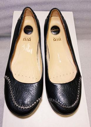 Шкіряні туфлі clarks 38-39 р. балетки низький каблук