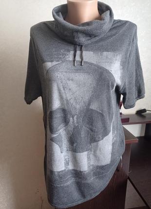 Стильная футболка с хомутом.унисекс.